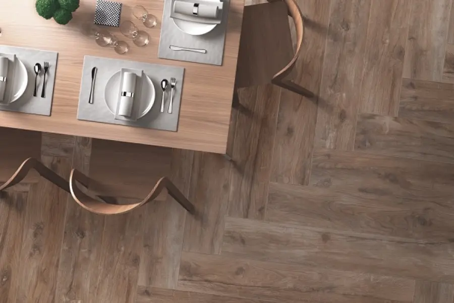 Gres porcellanato effetto legno: le soluzioni migliori per gli esterni