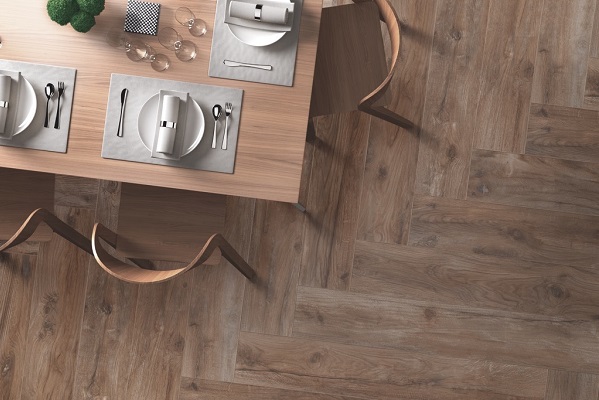 Gres porcellanato effetto legno: le soluzioni migliori per gli esterni