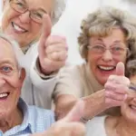 I contatti sociali fanno bene agli anziani