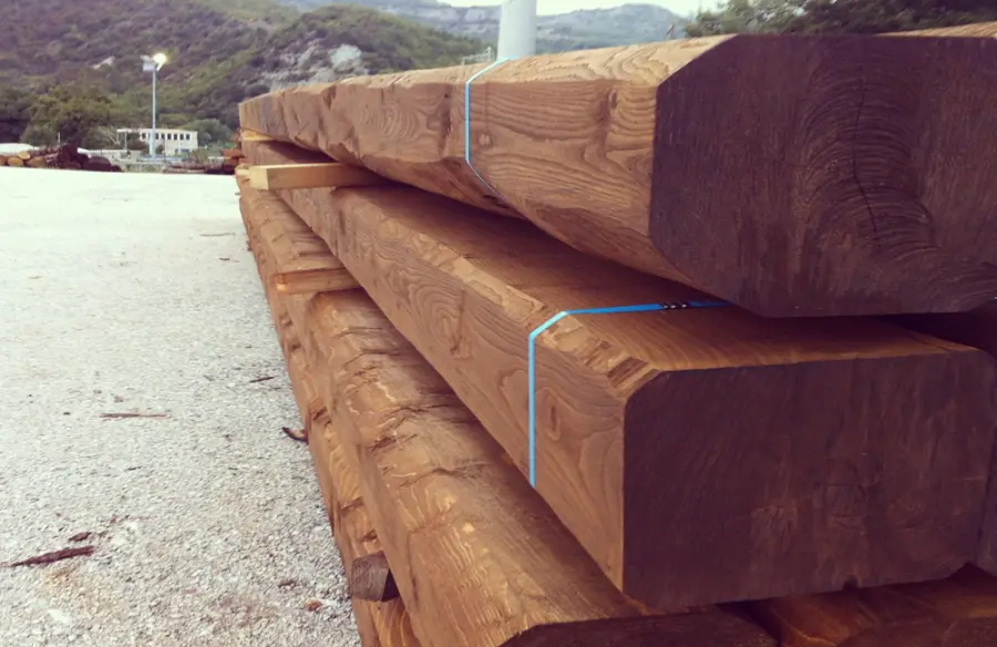 Solai: edilizia in legno di castagno