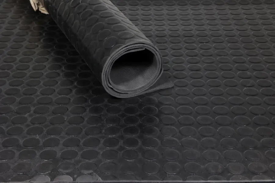 Acquistare tappeti in gomma? Leggi tutto qui!