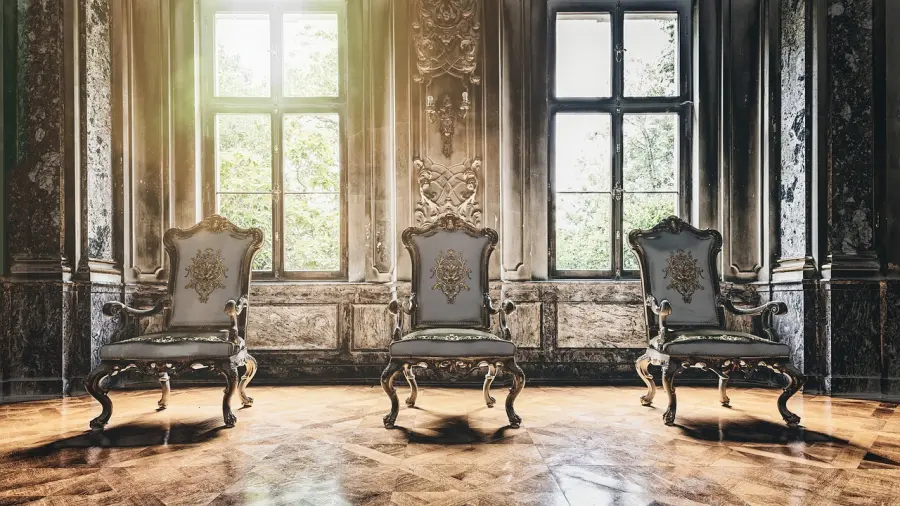 Come acquistare un Mobile antico