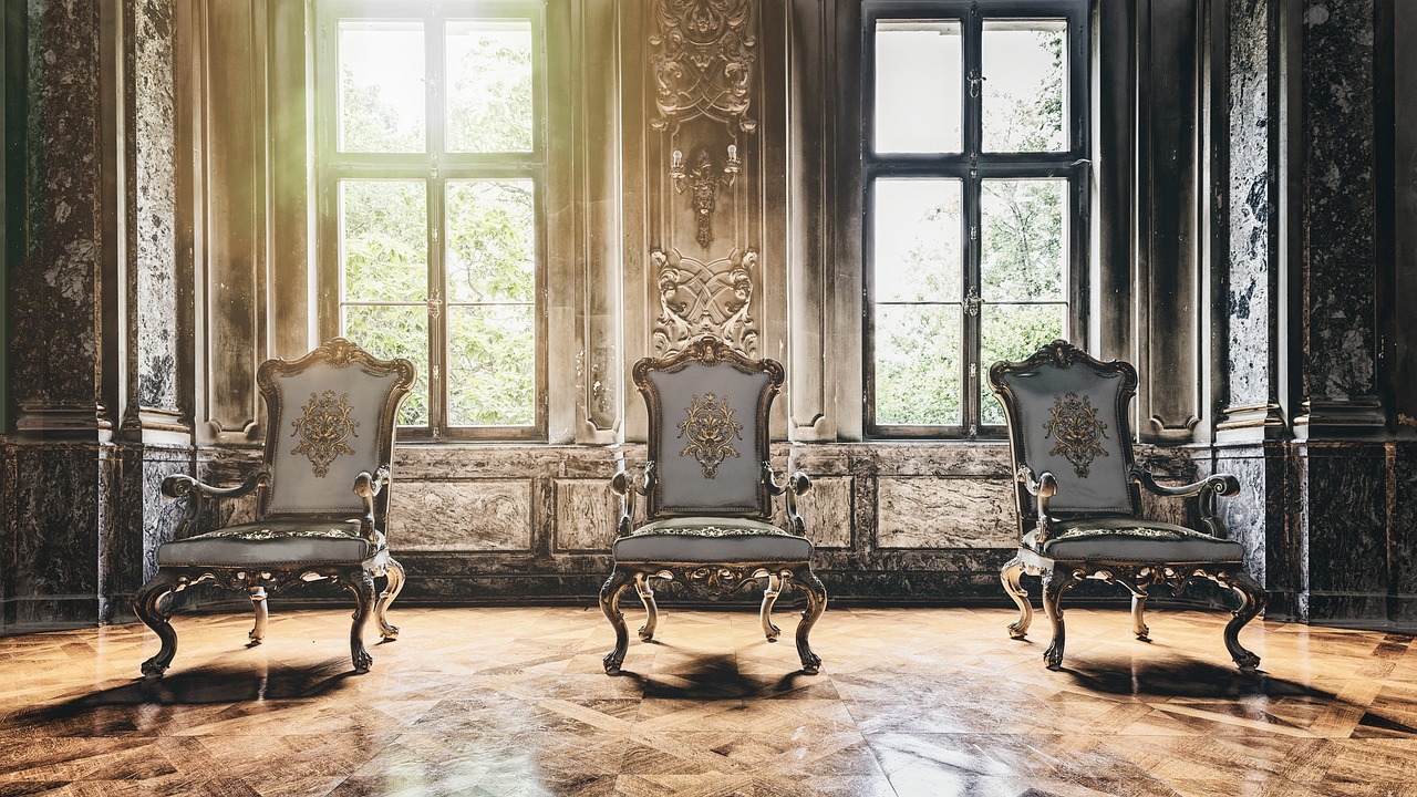 Come acquistare un Mobile antico