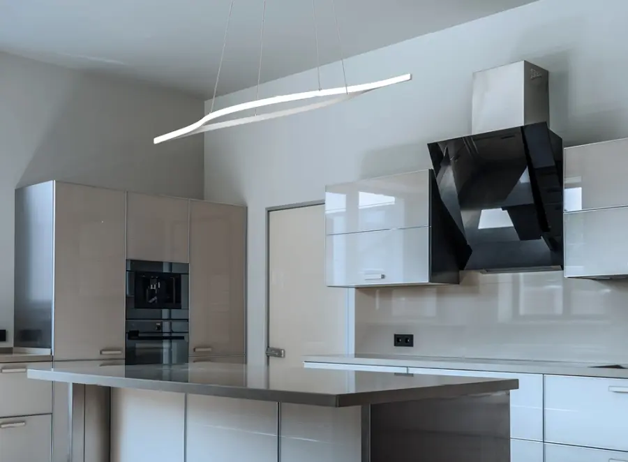 Come illuminare al meglio lo spazio di lavoro in cucina