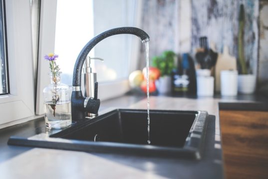 Quali rubinetti scegliere per risparmiare acqua ed energia