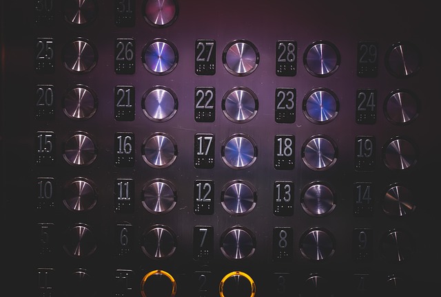 Come effettuare la manutenzione degli ascensori.  --- (Fonte immagine: https://www.100casa.it/wp-content/uploads/2023/09/Ascensore.jpg)